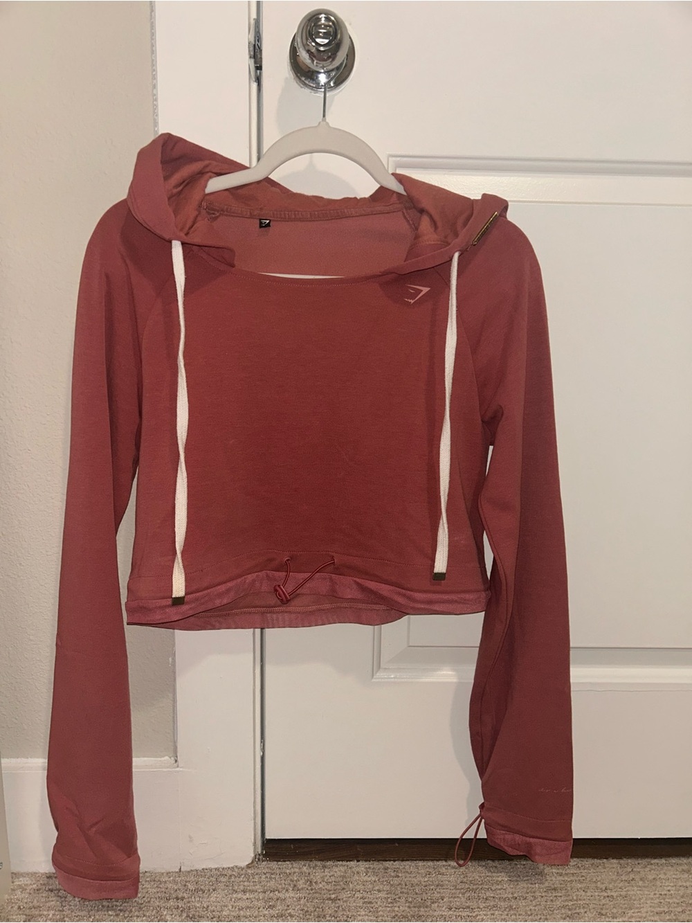 Gymshark x Whitney Simmons- Cropped Hoodie - Rosewood with White Drawcords